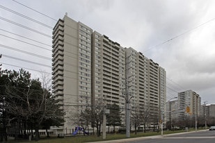 Mississauga Place in Mississauga, ON - Building Photo