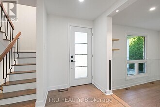 12 Apache Crescent in Ottawa, ON - Building Photo - Building Photo
