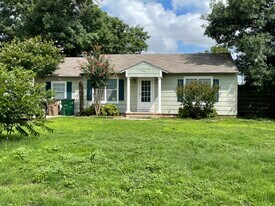 2102 W Concho Ave in San Angelo, TX - Building Photo