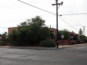 Copper View Apartments in Tucson, AZ - Building Photo - Building Photo