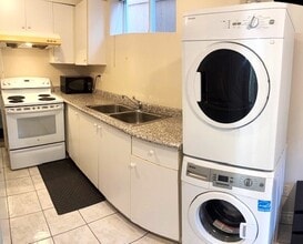 4286 Balkan St in Vancouver, BC - Building Photo - Building Photo