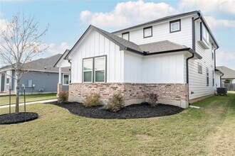 102 Englenook Dr in Hutto, TX - Building Photo - Building Photo