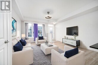 545 Ozawa Private in Ottawa, ON - Building Photo - Building Photo