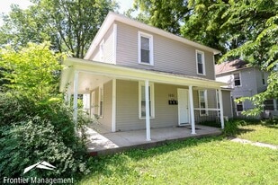 1001 Osage St in Manhattan, KS - Building Photo