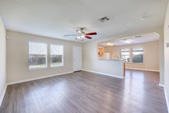 1005 Easy Cove in Hutto, TX - Building Photo - Building Photo