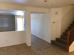 1293 S Bridgegate Dr in Gilbert, AZ - Foto de edificio - Building Photo