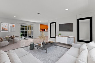 7314 Capistrano Ave in West Hills, CA - Building Photo - Building Photo