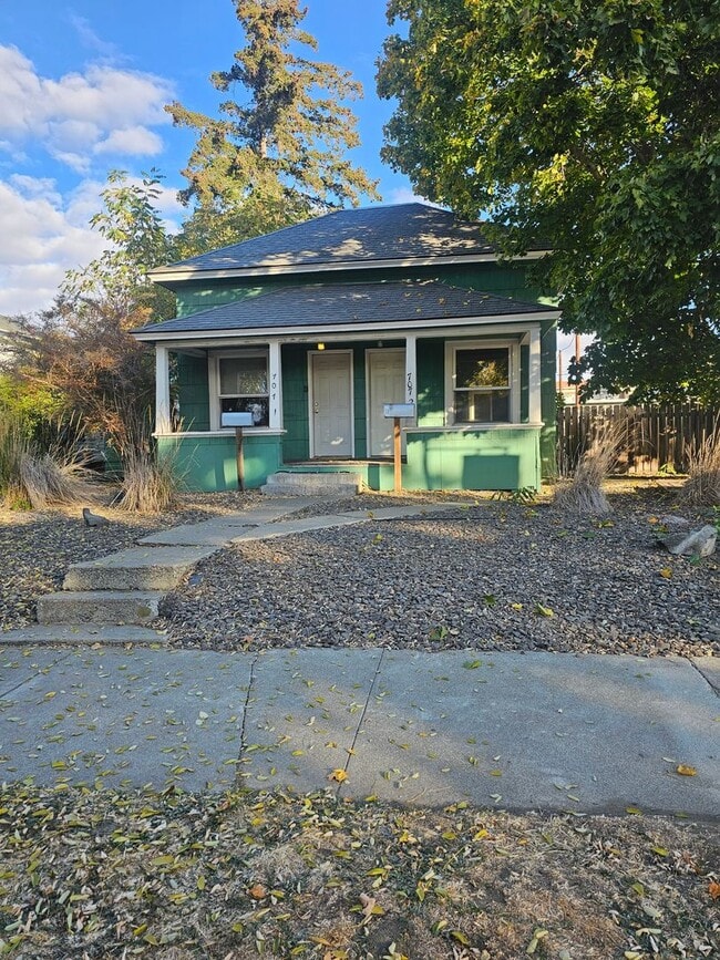 property at 707 E 7th Ave