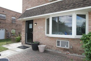 8244 Woolston Ave in Philadelphia, PA - Building Photo