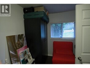 737 Robinson St in Coquitlam, BC - Building Photo - Building Photo