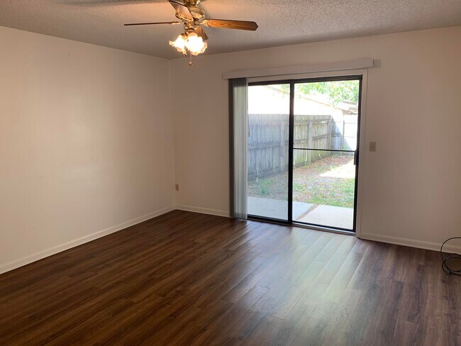 716 Fairview Dr in Fort Walton Beach, FL - Building Photo - Building Photo