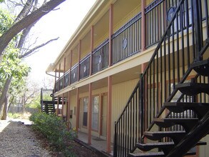 Envoy Apartments in Austin, TX - Foto de edificio - Building Photo