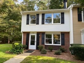 7708 Crown Crest Ct in Raleigh, NC - Building Photo