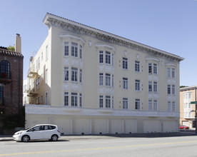 3360 Octavia St in San Francisco, CA - Building Photo - Building Photo