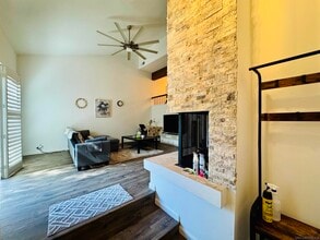 3230 Caminito Eastbluff in San Diego, CA - Building Photo - Building Photo