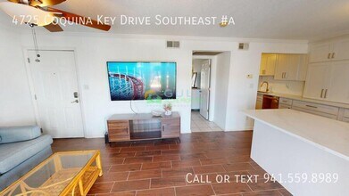 4725 Coquina Key Dr SE in St. Petersburg, FL - Building Photo - Building Photo
