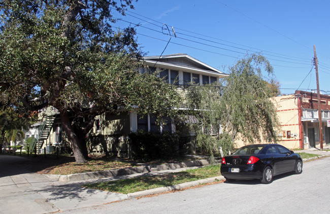 1907 W Dekle Ave in Tampa, FL - Building Photo - Building Photo