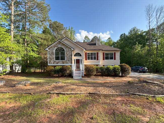 property at 4819 Woodlands Pkwy