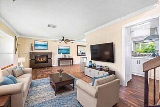 16530 Royal Poinciana Ct in Weston, FL - Foto de edificio - Building Photo