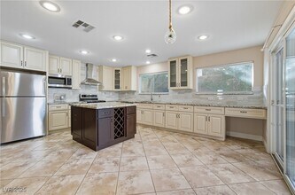 749 Jewel Tower St in Las Vegas, NV - Building Photo - Building Photo