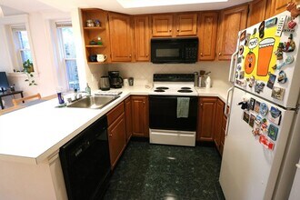 30 Upland Rd in Cambridge, MA - Building Photo - Building Photo