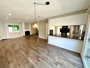 416 Florin Rd in Sacramento, CA - Building Photo - Building Photo