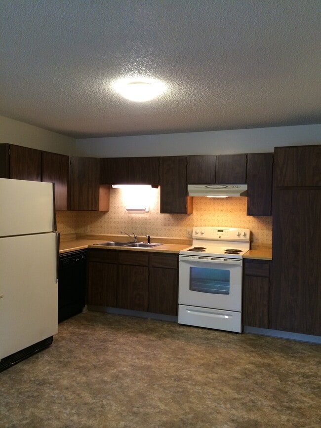 404 Kit Blvd in North Pole, AK - Building Photo - Building Photo
