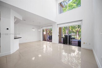 21012 NE 34th Ct in Aventura, FL - Building Photo - Building Photo