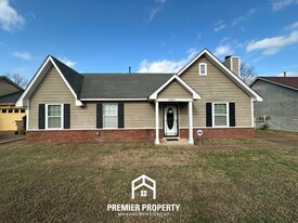 6490 Trysting Oak Dr in Memphis, TN - Building Photo