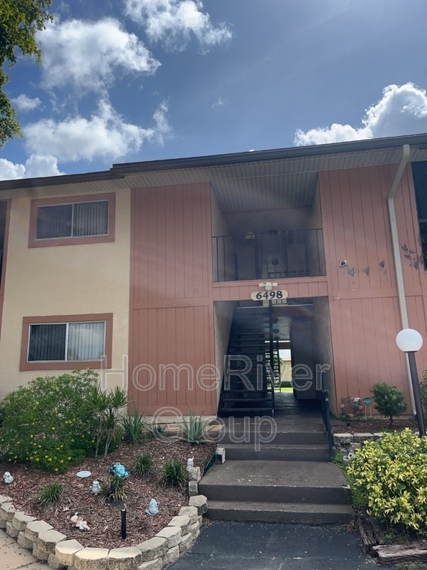 6498 Royal Woods Dr in Ft. Myers, FL - Foto de edificio - Building Photo