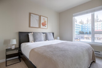 15301 NE Turing St in Redmond, WA - Building Photo - Building Photo