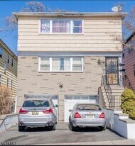 32 Argyle Terrace in Irvington, NJ - Building Photo