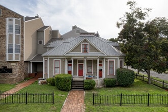 Lenox Condominiums in Austin, TX - Building Photo - Building Photo