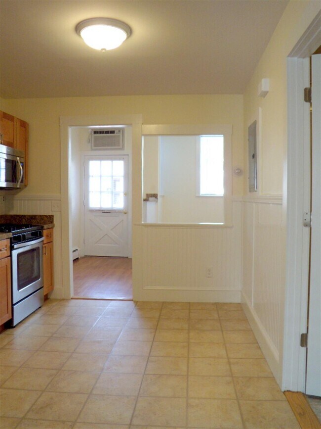304 Highland Ave, Unit 1