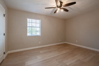 Dowlen Green Apartments in Beaumont, TX - Building Photo - Interior Photo