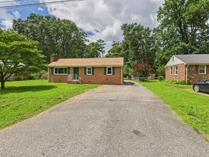 2318 Aspen Ave in Chester, VA - Building Photo - Building Photo