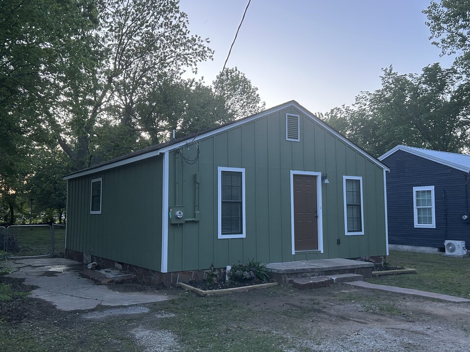 116 Coal in Sperry, OK - Building Photo