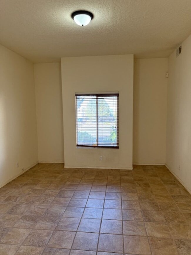 8708 Palomar Ave NE in Albuquerque, NM - Building Photo - Building Photo