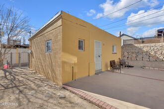 1509 N Campbell St in El Paso, TX - Building Photo - Building Photo