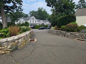 77 Forest St in New Canaan, CT - Building Photo - Building Photo