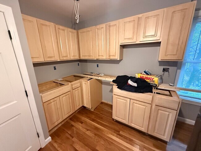 321 Wood Ave in Boston, MA - Building Photo - Building Photo