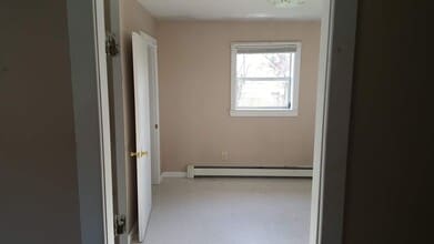 93 Market St in Fort Kent, ME - Building Photo - Building Photo