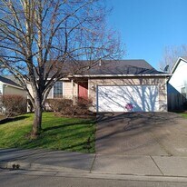 804 Griffin Dr in Monmouth, OR - Building Photo