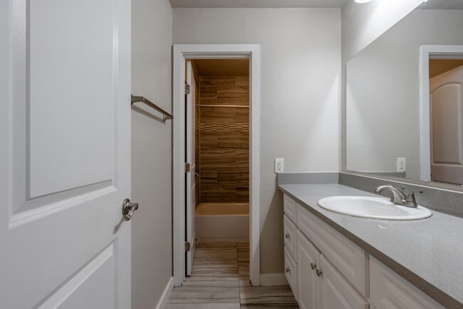 APEX Modern Living in Austin, TX - Foto de edificio - Building Photo