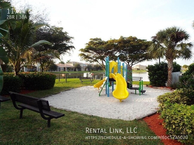 11744 Eros Rd in Lehigh Acres, FL - Foto de edificio - Building Photo
