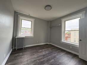 380 W Main St in Waterbury, CT - Building Photo - Building Photo