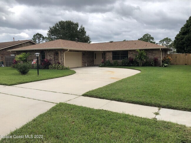 3137 Village Park Dr in Melbourne, FL - Building Photo - Building Photo