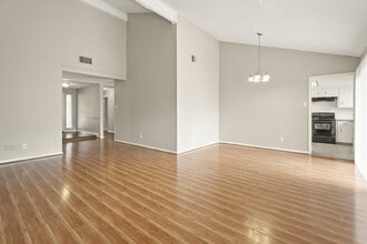 15911 Mill Point Dr in Houston, TX - Building Photo - Building Photo