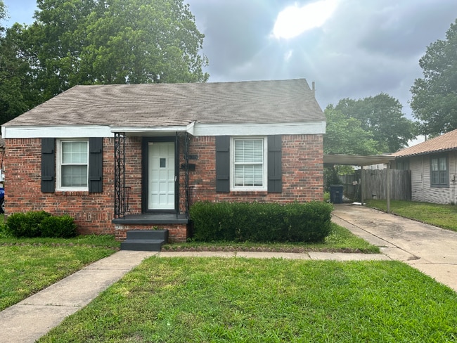 1338 S Pittsburg Ave in Tulsa, OK - Foto de edificio - Building Photo