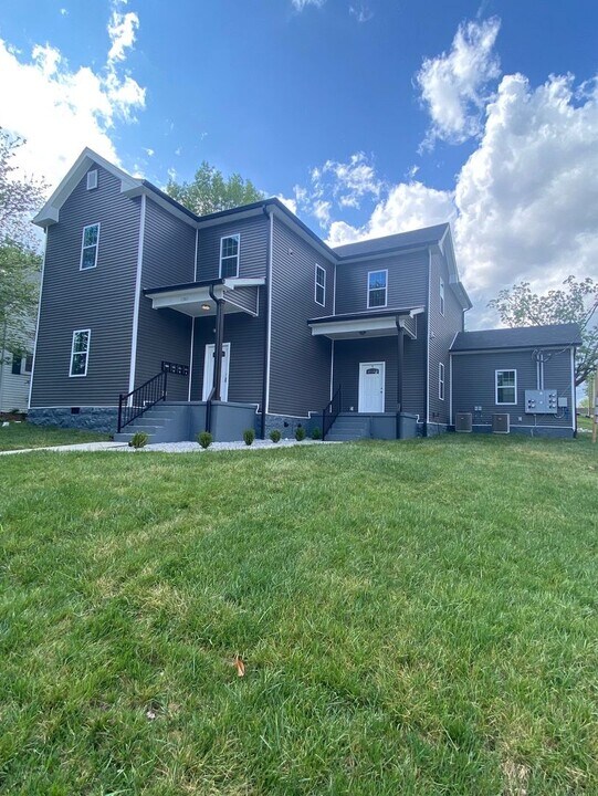 1301 Indianola St in Bowling Green, KY - Building Photo